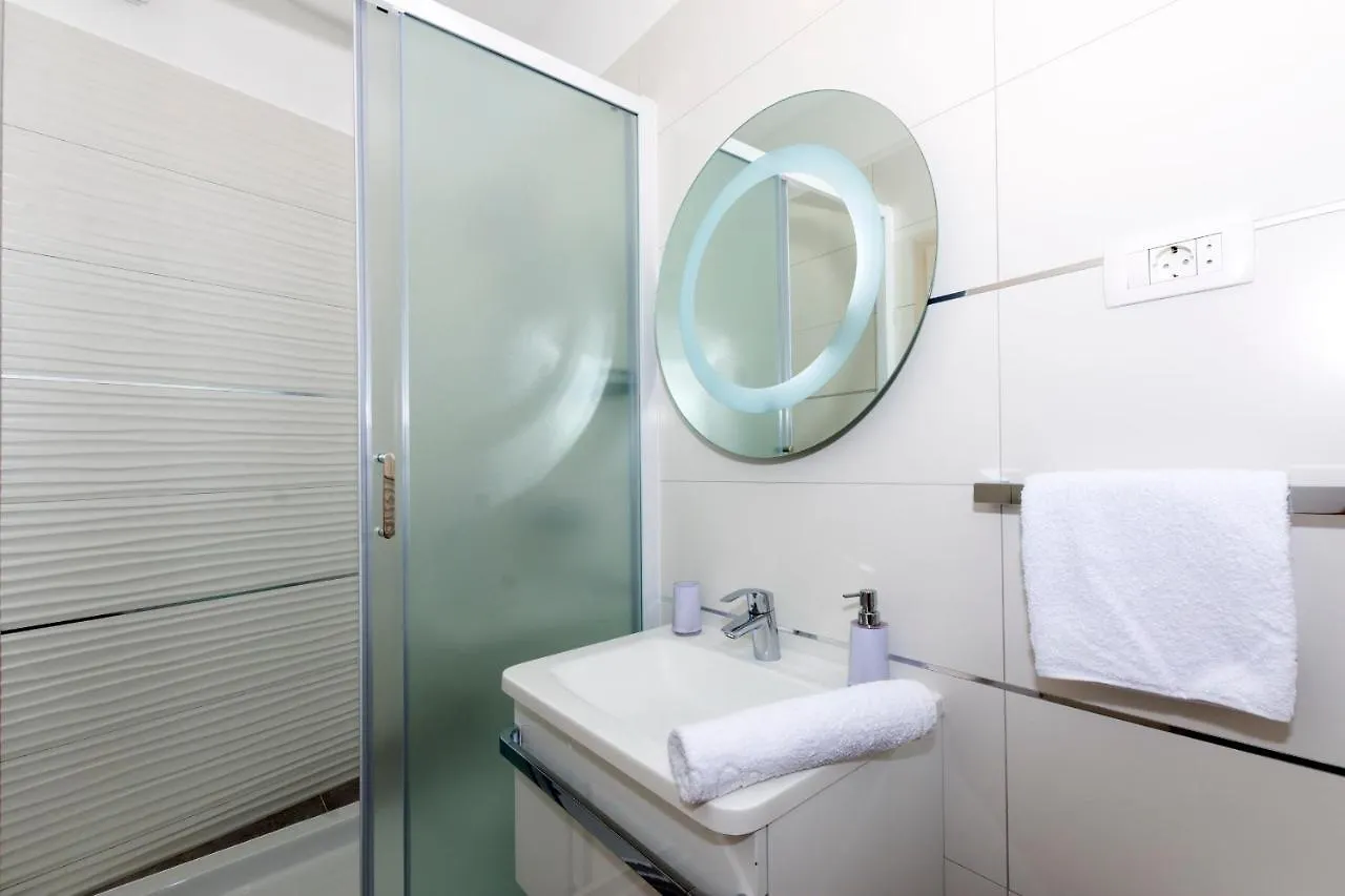 Peruzovic Rooms 3 Split