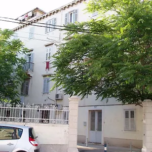 Gasthof Supreme, Split